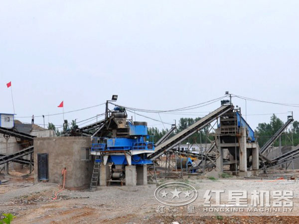 制砂機(jī)工作現(xiàn)場 制砂機(jī)工作現(xiàn)場