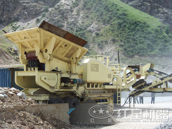 移動式制砂機生產(chǎn)現(xiàn)場 移動式制砂機生產(chǎn)現(xiàn)場