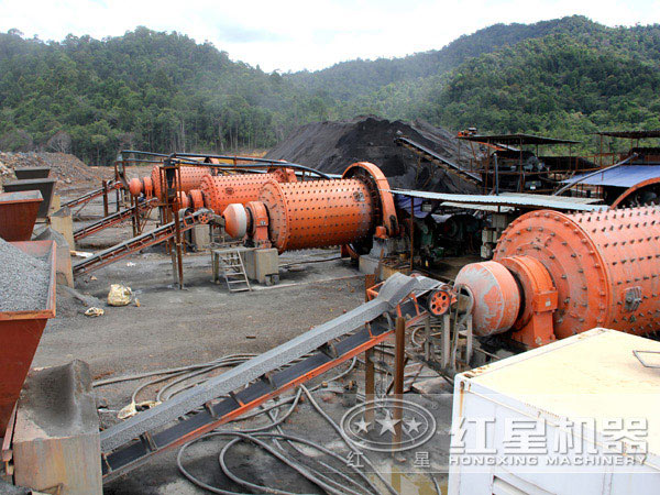 球磨機投產現(xiàn)場