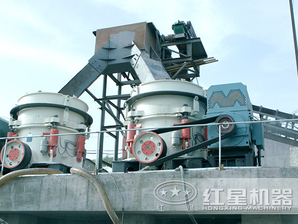 由圓錐破碎機組成的破碎生產線現(xiàn)場