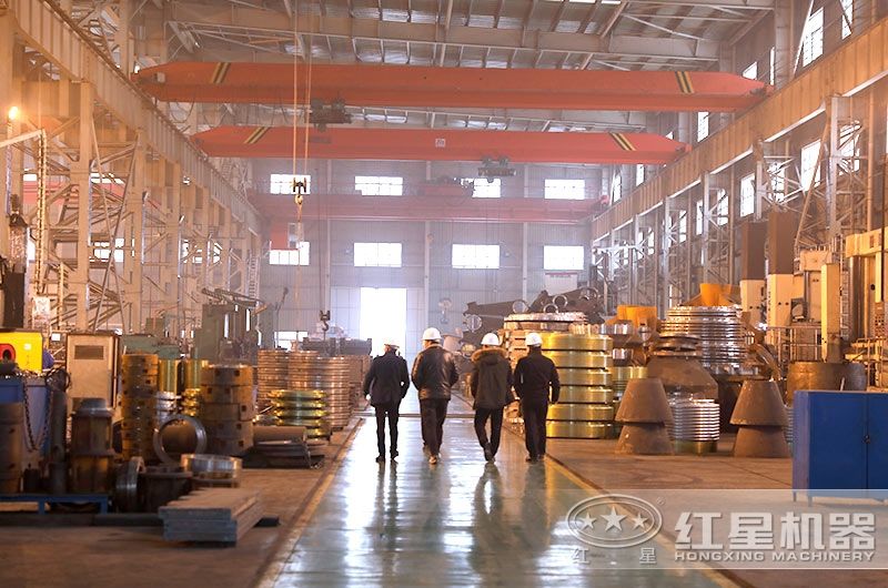 紅星履帶移動破生產(chǎn)車間 紅星履帶移動破生產(chǎn)車間