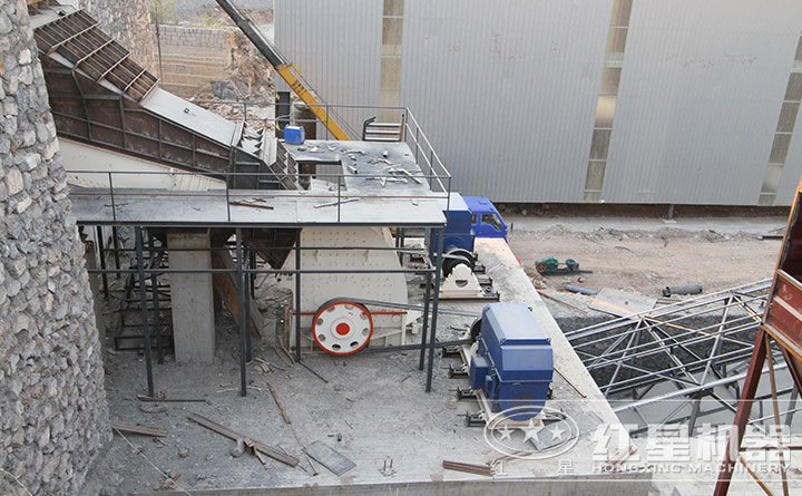 錘式碎石機(jī)是少見的一次成型碎石設(shè)備 錘式碎石機(jī)是少見的一次成型碎石設(shè)備