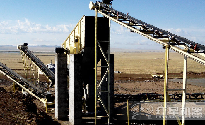 振動(dòng)篩沙機(jī)還是可移動(dòng)的好，流動(dòng)作業(yè)隨時(shí)轉(zhuǎn)場