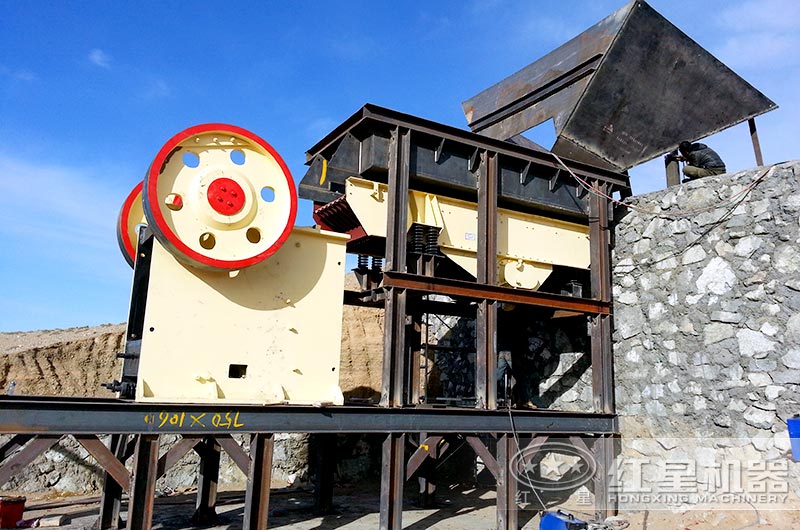 制砂生產(chǎn)線現(xiàn)場(chǎng) 制砂生產(chǎn)線現(xiàn)場(chǎng)