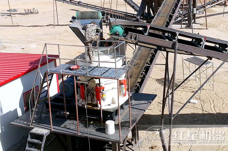 制砂生產(chǎn)現(xiàn)場(chǎng) 制砂生產(chǎn)現(xiàn)場(chǎng)