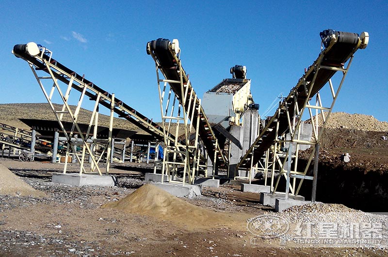 砂石骨料生產(chǎn)現(xiàn)場(chǎng)進(jìn)行中 砂石骨料生產(chǎn)現(xiàn)場(chǎng)進(jìn)行中