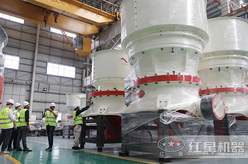 印度客戶來廠參觀單缸圓錐破設(shè)備 印度客戶來廠參觀單缸圓錐破設(shè)備