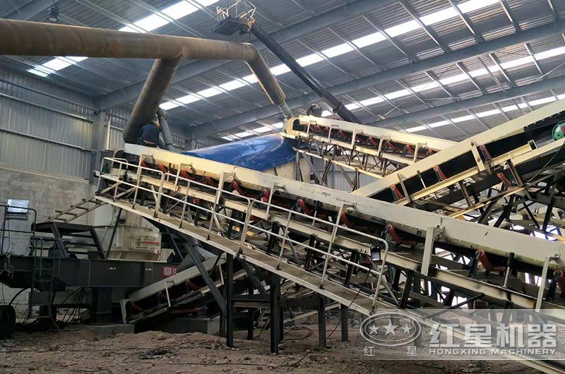 花崗巖石制砂、場地有限怎么辦？這臺移動制沙機幫你搞定