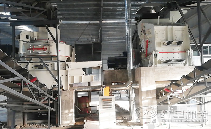 客戶來(lái)廠咨詢：想購(gòu)買日產(chǎn)1000噸的制砂機(jī)，有推薦的型號(hào)嗎？