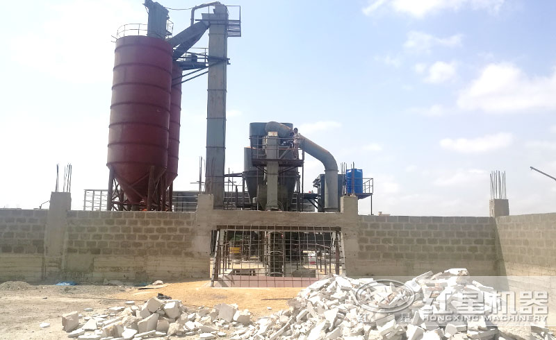 石頭磨粉機(jī)生產(chǎn)現(xiàn)場(chǎng) 石頭磨粉機(jī)生產(chǎn)現(xiàn)場(chǎng)
