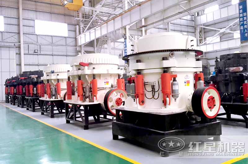 二級破碎設(shè)備圓錐破，前期投資成本高，后期運行成本低