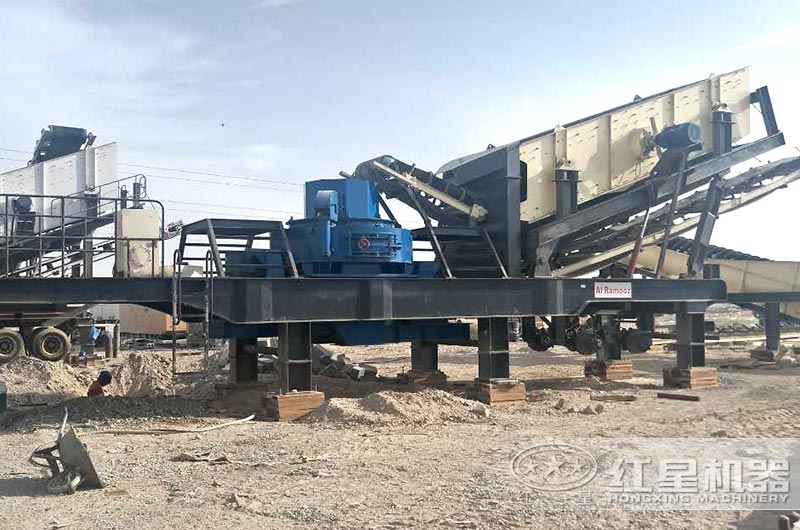 移動(dòng)式小型卵石制砂機(jī)生產(chǎn)現(xiàn)場(chǎng)實(shí)拍 移動(dòng)式小型卵石制砂機(jī)生產(chǎn)現(xiàn)場(chǎng)實(shí)拍