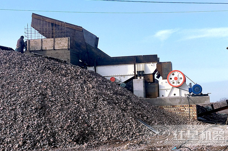 大型粗砂粉碎機(jī)生產(chǎn)現(xiàn)場實(shí)拍 大型粗砂粉碎機(jī)生產(chǎn)現(xiàn)場實(shí)拍