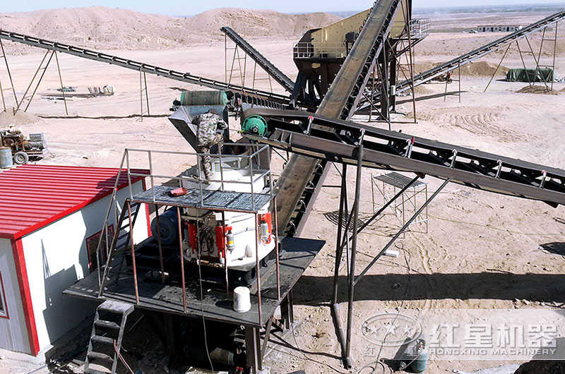 400圓錐破碎機作業(yè)現(xiàn)場實拍 400圓錐破碎機作業(yè)現(xiàn)場實拍