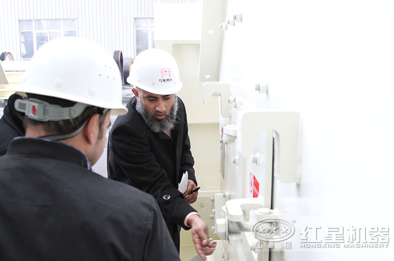 用戶來廠，實(shí)地考察反擊破設(shè)備