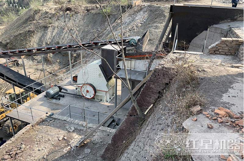 錘破制砂機(jī)作業(yè)現(xiàn)場 錘破制砂機(jī)作業(yè)現(xiàn)場