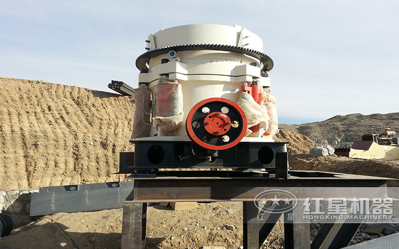 hp300圓錐破碎機(jī)每小時(shí)產(chǎn)多少噸？多少錢一臺(tái)？