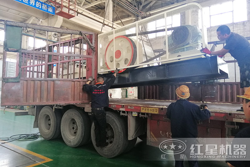 紅星機(jī)器小型液壓對輥破車間直接發(fā)貨 紅星機(jī)器小型液壓對輥破車間直接發(fā)貨